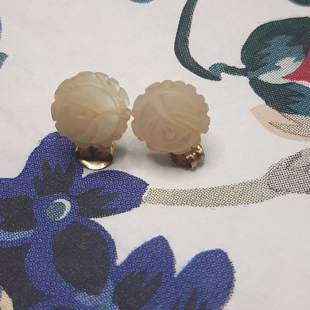 Vintage Mother of Pearl Cut Rose Flower Stud Earrings